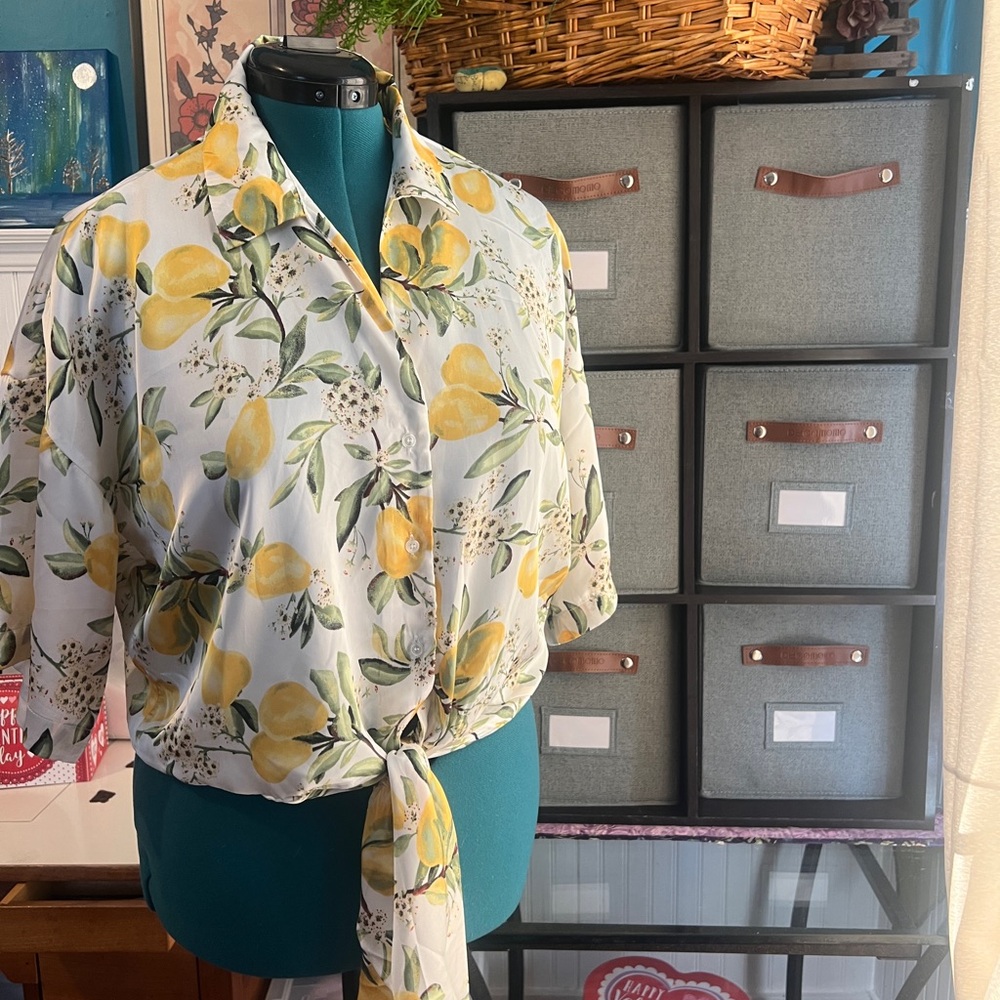Haver London~ 🍋Lemon Floral Tie-Front Blouse